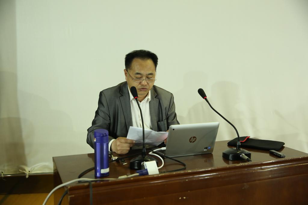 吴旭云书记主持大会